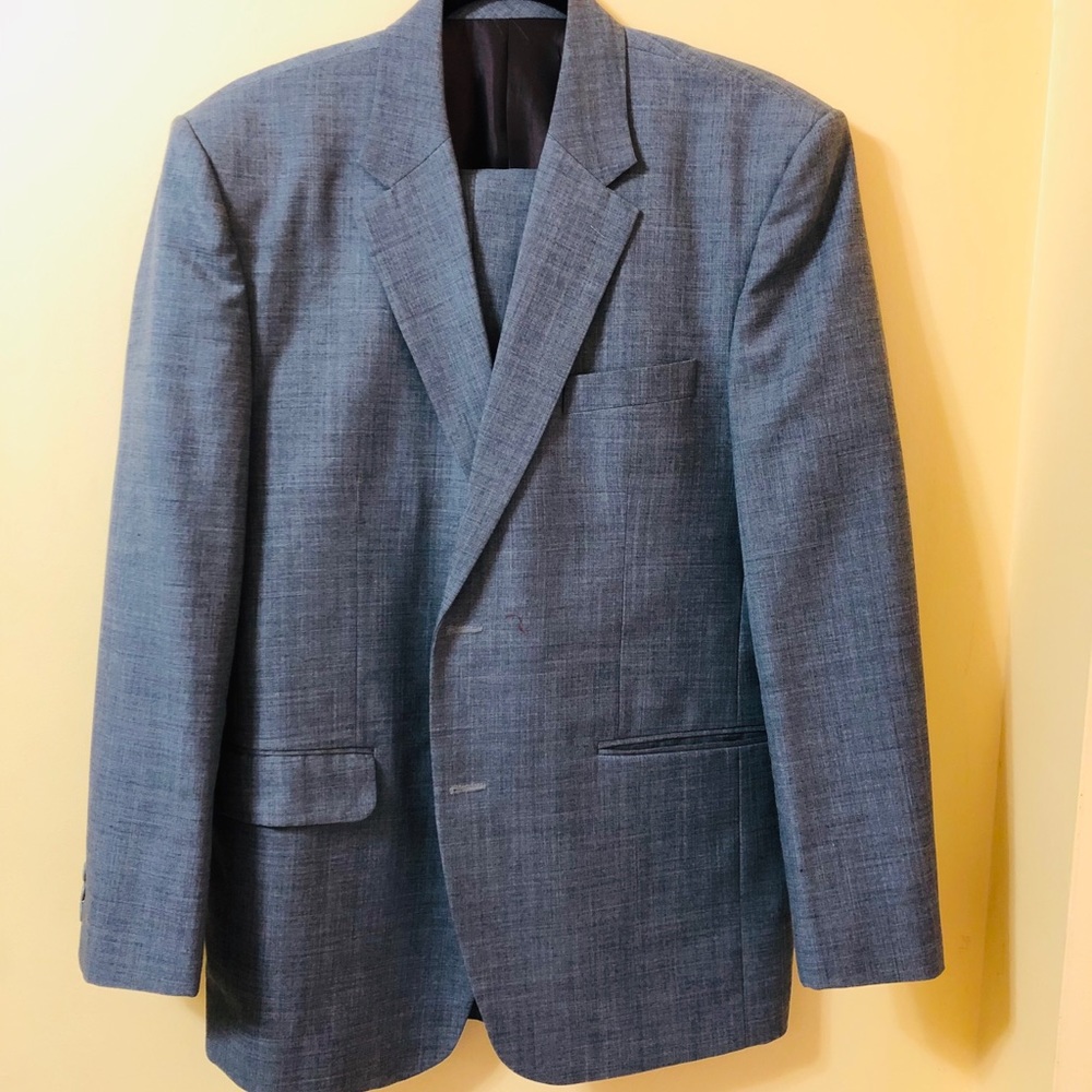 Men Formal wear 2 peice Suit.